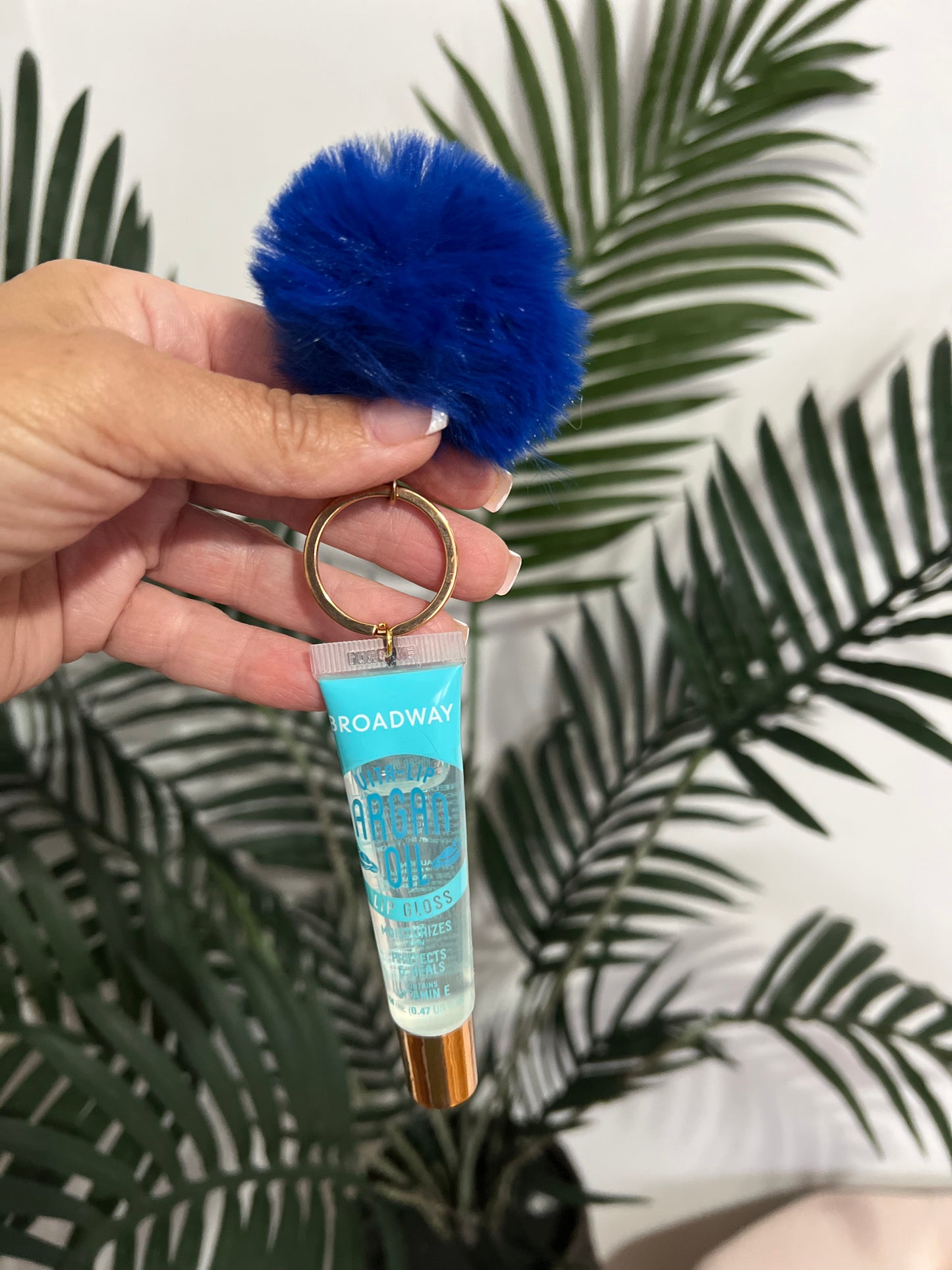 Lipgloss pom pom keychain